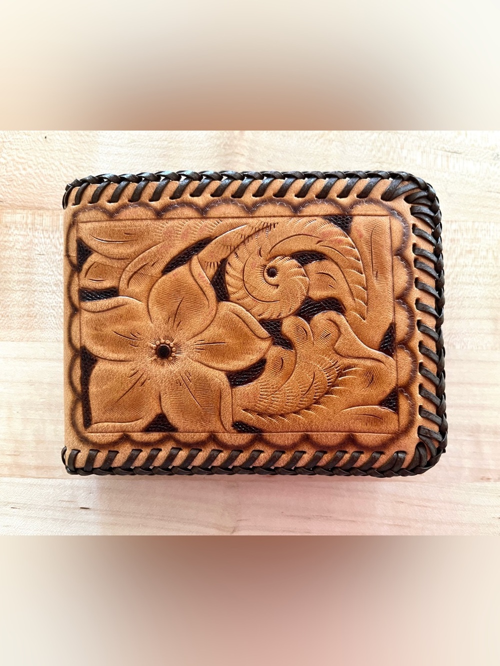 Handmade, hand tooled floral leather bifold Wallet, NWOT